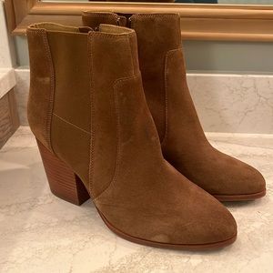 Never worn! Gorgeous chestnut suede Soludos Emma boots. Size 9.5. 3” heel